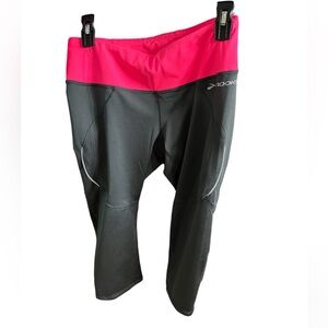 Brooks women’s medium cropped leggings pink and grey